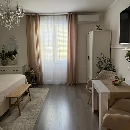 Zana Guest house